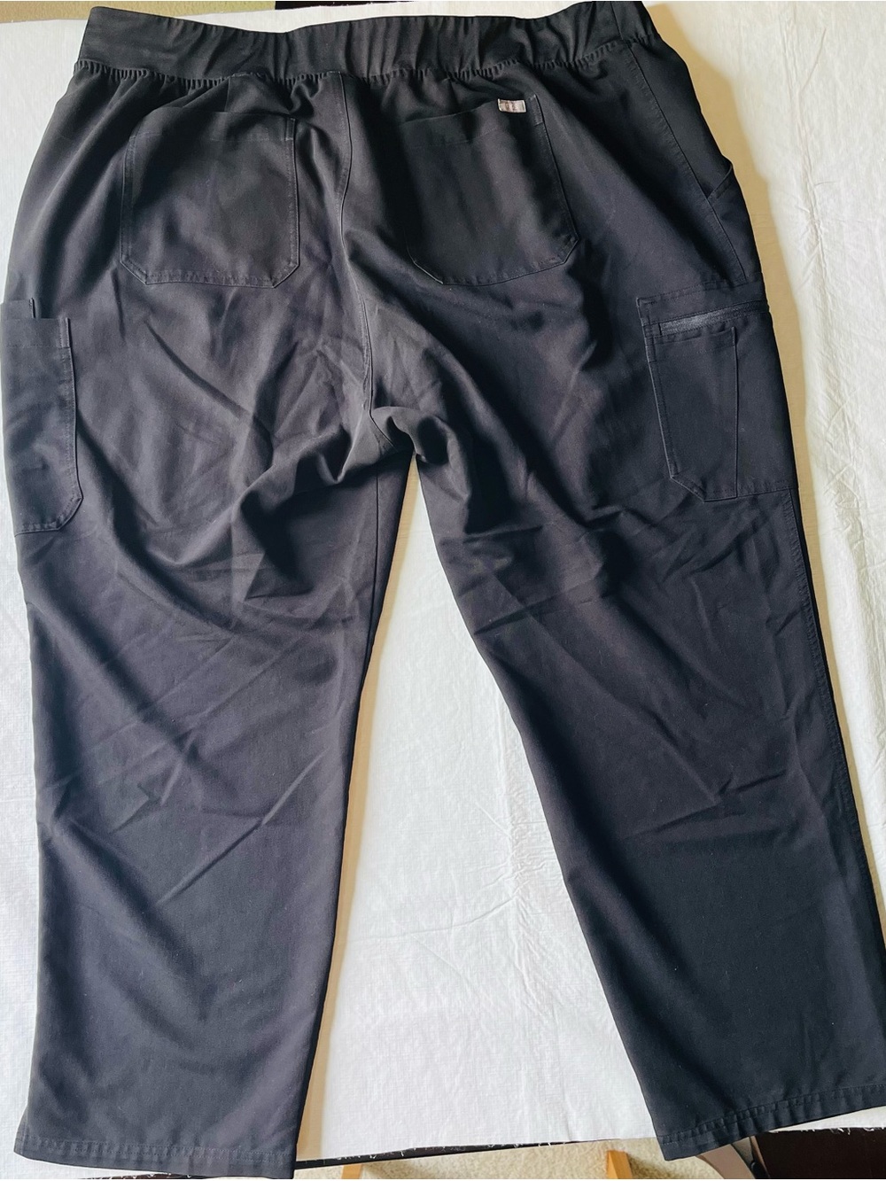 Figs Women's Black Straight-Leg Dowa Scrub Pants - Picture 2 of 11